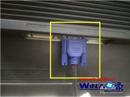 为什么显示屏不亮_主机亮了显示器无信号如何修复